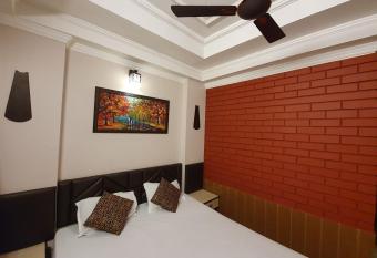 Hotel Sabera has Smoking rooms