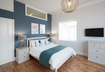 Host & Stay - Ocean View allows 18 year olds to book a room