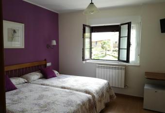 Hotel Las Terrazas allows 18 year olds to book a room