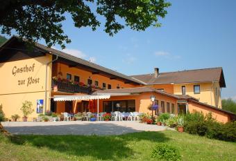 Gasthof Hotel Zur Post has Balcony rooms
