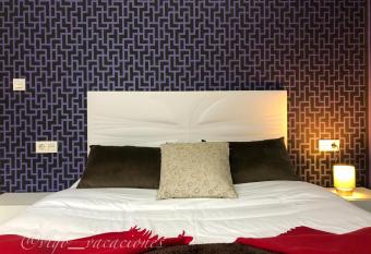   TICO PiYMARGALL5 allows 18 year olds to book a room