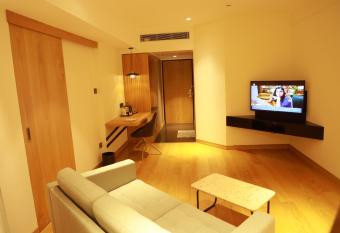 Manuelsons Malabar Palace has Balcony rooms