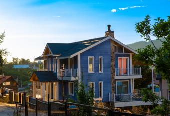 Blue Heaven has Balcony rooms