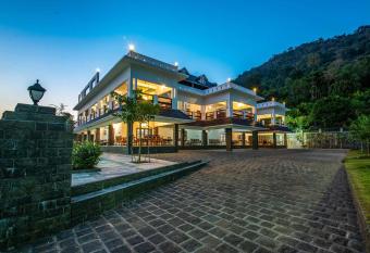 StayVista at Springhills Villa & Ayurvedic Spa has Balcony rooms