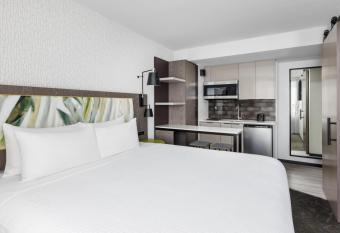 TownePlace Suites by Marriott New York Manhattan/Chelsea has Balcony rooms