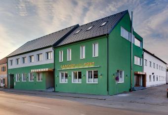 Hotel Zur Post has Balcony rooms
