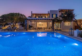 Archon Mykonos Luxury Villa has Balcony rooms