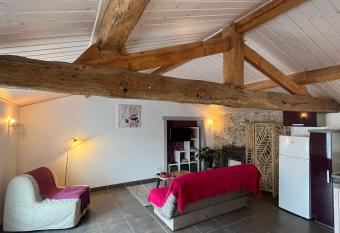 G  te Commequiers, 2 pi  ces, 2 personnes - FR-1-426-466 has Balcony rooms