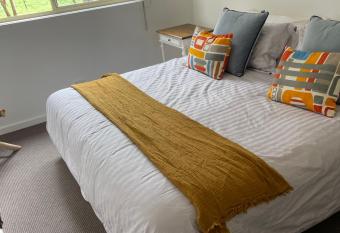 Wallaby Cottage has Balcony rooms