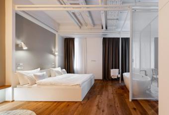 QUI-Balingen allows 18 year olds to book a room