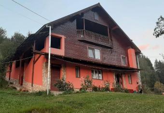 Cabana Raluca has Balcony rooms