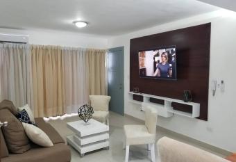 Lia Amanda, 2B con cocinero para desayuno Santiago DR has Balcony rooms