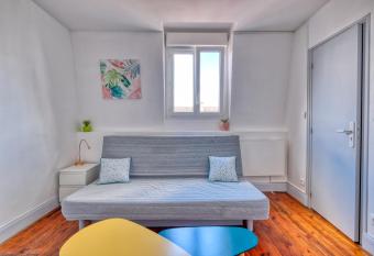 Faubourg 5 d isle Studio Cosy proche gare IUT allows 18 year olds to book a room