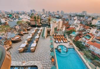 HANZ Regal Hotel Hanoi allows 18 year olds to book a room