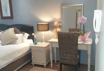 Matina Guest House has Balcony rooms