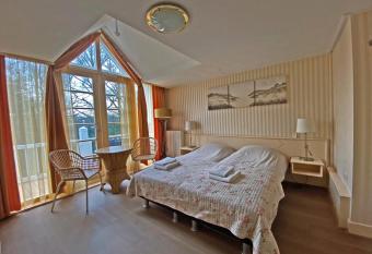 Villa Prinsenhof # Vierentwintig has Balcony rooms