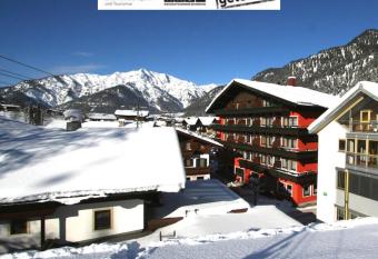 Hotel Tiroler Adler Bed & Breakfast has Balcony rooms