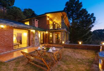 StayVista at The Winter Line with Complimentary Breakfast has Balcony rooms