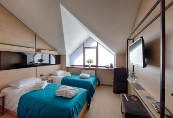              Riders Equides club allows 18 year olds to book a room