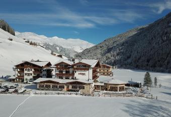 Hotel Eden has Balcony rooms