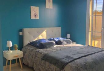 La Maison de Laurie has Balcony rooms