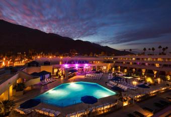 Hotel Zoso has Balcony rooms