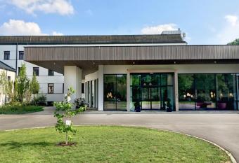 Kurhaus Marienkron allows 18 year olds to book a room