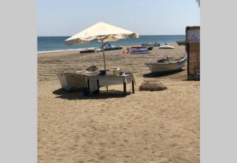 Villa Matilde Modern 2 Bedroom Apartment Close to Beach has Balcony rooms