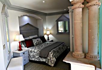 Hotel Hacienda los Narcisos allows 18 year olds to book a room