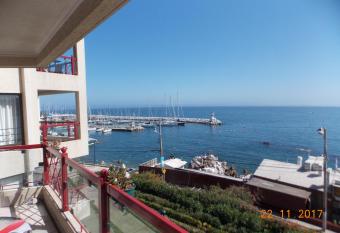 DPTO. PRIMERA LINEA VISTA DIRECTA A LA COSTA has Balcony rooms