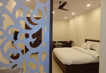 Rukmani Inn allows 18 year olds to book a room