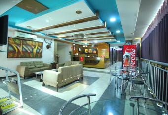 HOTEL SHAILLY INN has Smoking rooms