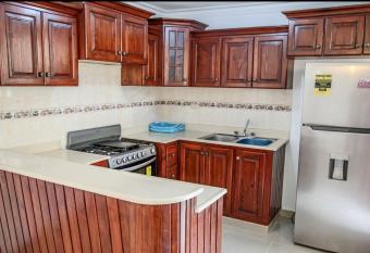 4dr Cute New Huge Modern3 Bedr Pool Good Transp has Smoking rooms