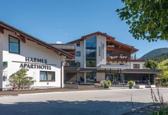 Harmls Aparthotel has Balcony rooms