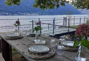Le Vetrate sul Lago Lake Como Amazing View has Balcony rooms
