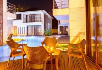 Ochre Villa- Luxury property in Assagaon / Vagator has rooms with a private hot tub