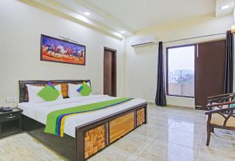 Treebo Amaya Inn Sector 72 allows 18 year olds to book a room