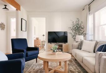 Revived Schoolhouse near Downtown and UT Campus has Balcony rooms