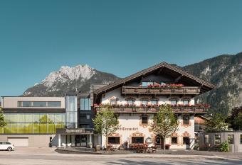 Hotel Wirtshaus Sattlerwirt has Balcony rooms