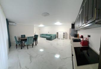 MOKY REZIDENT has Balcony rooms