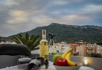 Sunshine penthouse has Balcony rooms