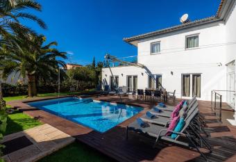 Villa Amarador has Balcony rooms