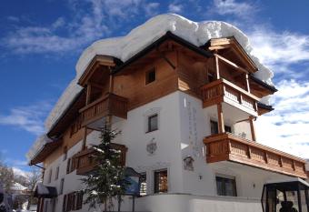 Pension Mirandola allows 18 year olds to book a room