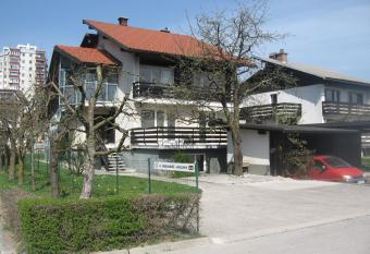 Rooms and Apartment Na poljani allows 18 year olds to book a room