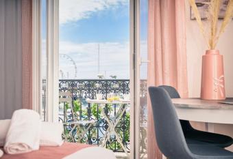 Hotel du Vieux Port allows 18 year olds to book a room