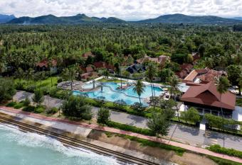 Wyndham Hua Hin Pranburi Resort & Villas has Balcony rooms