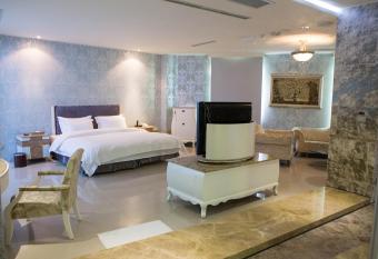 All-Ur Boutique Motel-Chang Hua Branch allows 18 year olds to book a room