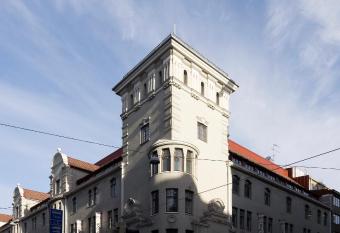 Bob W City Centre allows 18 year olds to book a room