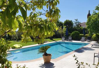Le Domaine des M  riers - charme, chic, calme en Provence C  te d Azur has Balcony rooms
