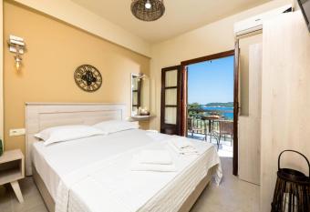 Pension Sotiria has Balcony rooms